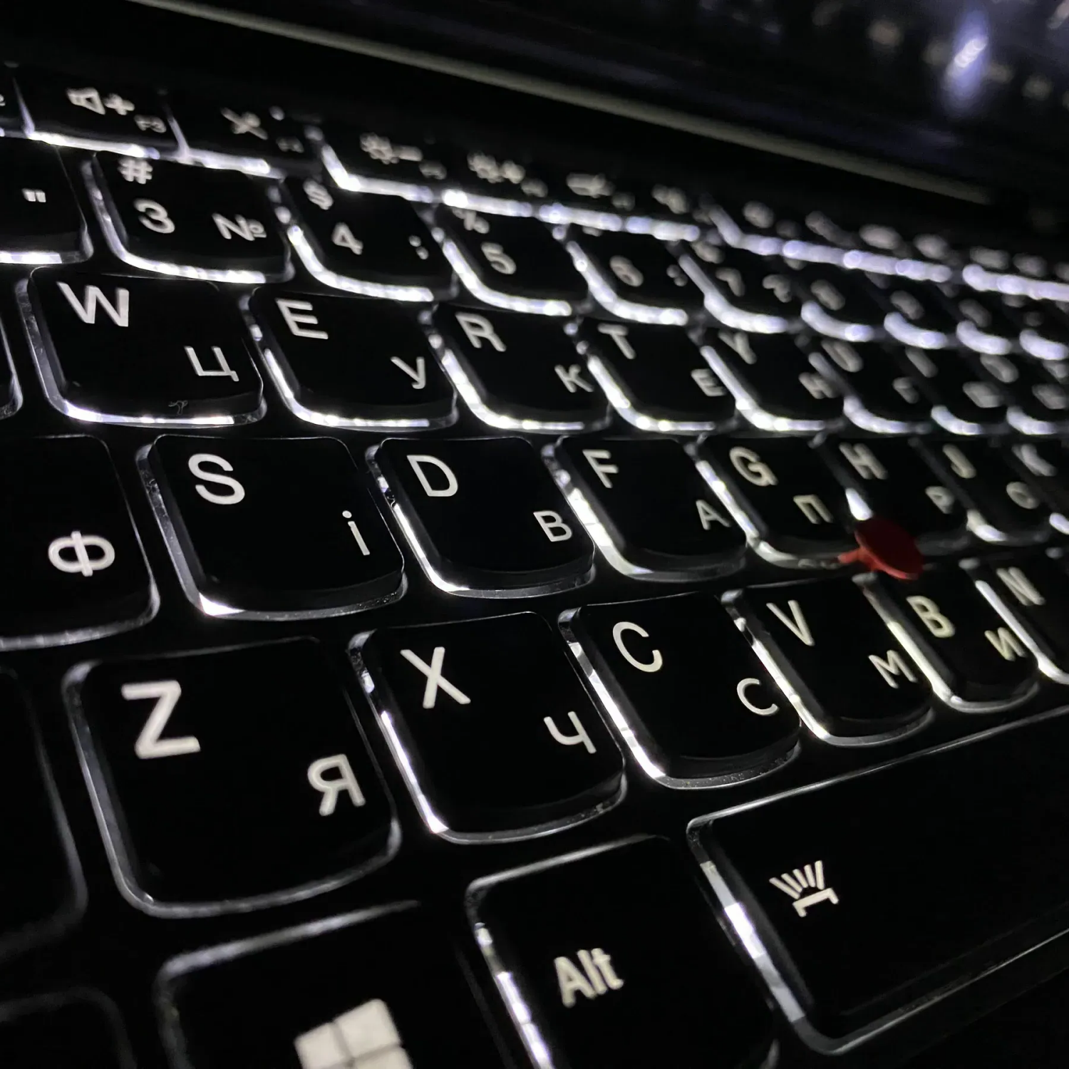 Ультрабук Б-клас Lenovo ThinkPad T450s / 14" (1366x768) TN / Intel Core i5-5300U (2 (4) ядра по 2.3 - 2.9 GHz) / 12 GB DDR3 / 256 GB SSD / Intel HD Graphics 5500 / WebCam / SIM - Зображення 6