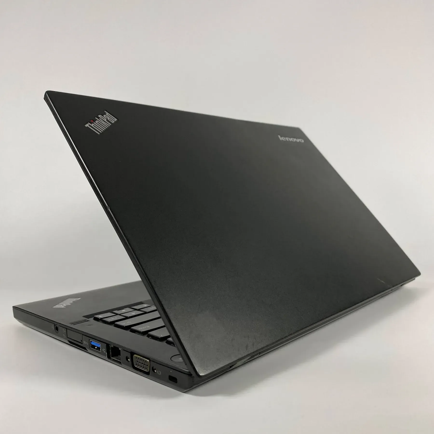 Ультрабук Б-клас Lenovo ThinkPad T450s / 14" (1366x768) TN / Intel Core i5-5300U (2 (4) ядра по 2.3 - 2.9 GHz) / 12 GB DDR3 / 256 GB SSD / Intel HD Graphics 5500 / WebCam / SIM - Зображення 7