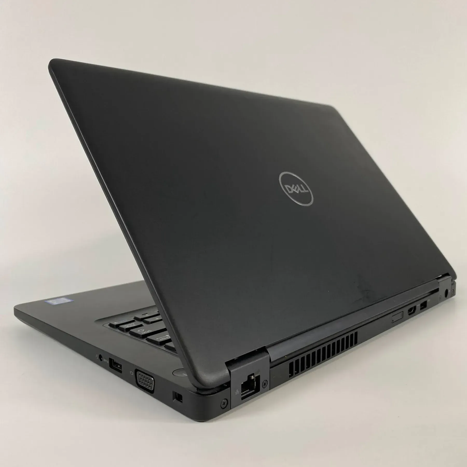 Ультрабук Dell Latitude 5490 / 14" (1920x1080) IPS Touch / Intel Core i5-8250U (4 (8) ядра по 1.6 - 3.4 GHz) / 16 GB DDR4 / 256 GB SSD / Intel UHD Graphics 620 / WebCam / HDMI - Зображення 14