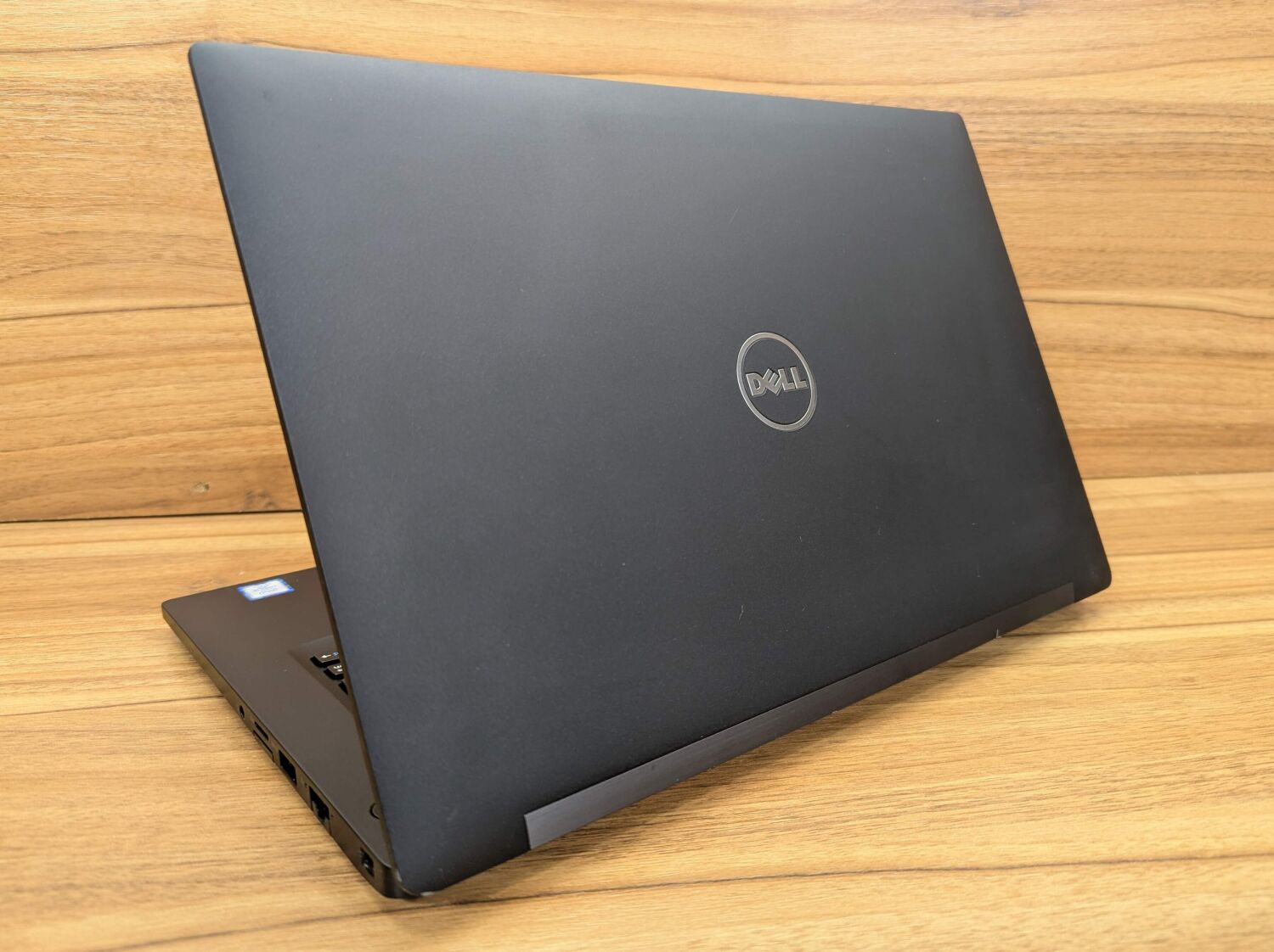 Ультрабук Dell Latitude 7480 / 14" (1366x768) TN / Intel Core i5-7300U (2 (4) ядра по 2.6 - 3.5 GHz) / 16 GB DDR4 / 256 GB SSD / Intel HD Graphics 620 / WebCam / Windows 10 - Зображення 7