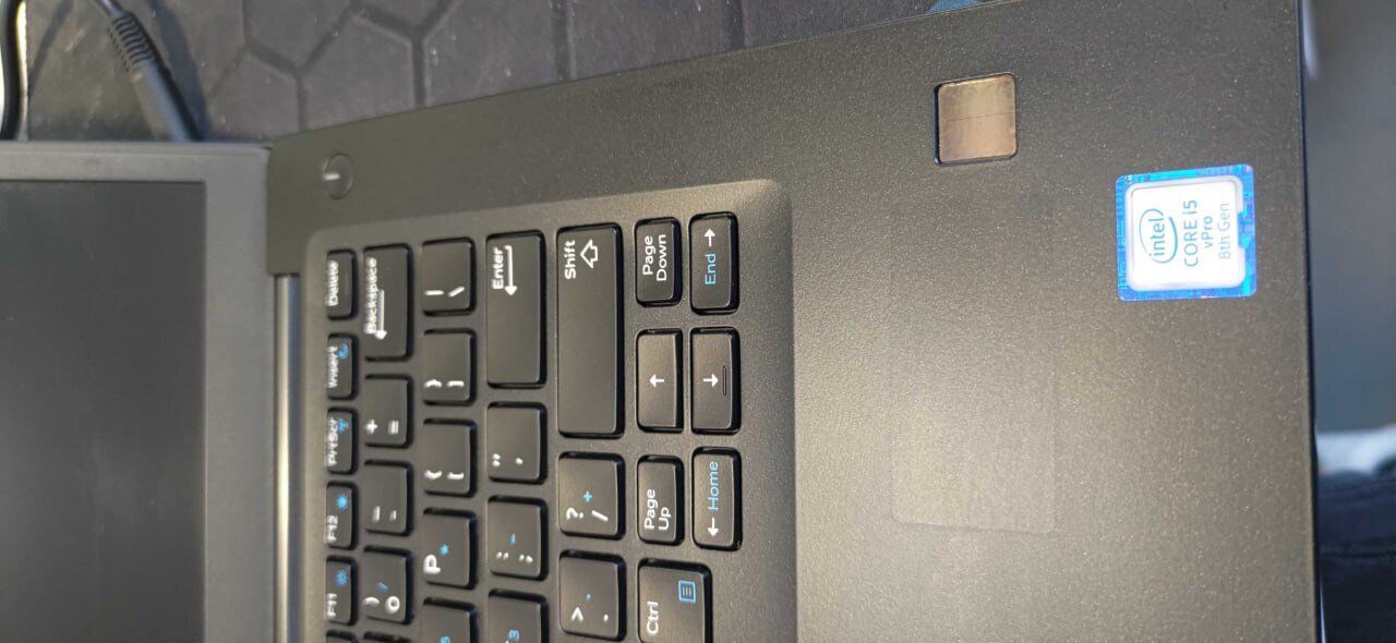 Ультрабук Dell Latitude 7490 / 14" (1920x1080) IPS / Intel Core i5-8350U (4 (8) ядра по 1.7 - 3.6 GHz) / 8 GB DDR4 / 120 GB SSD / Intel UHD Graphics 620 / NoWebCam - Зображення 7